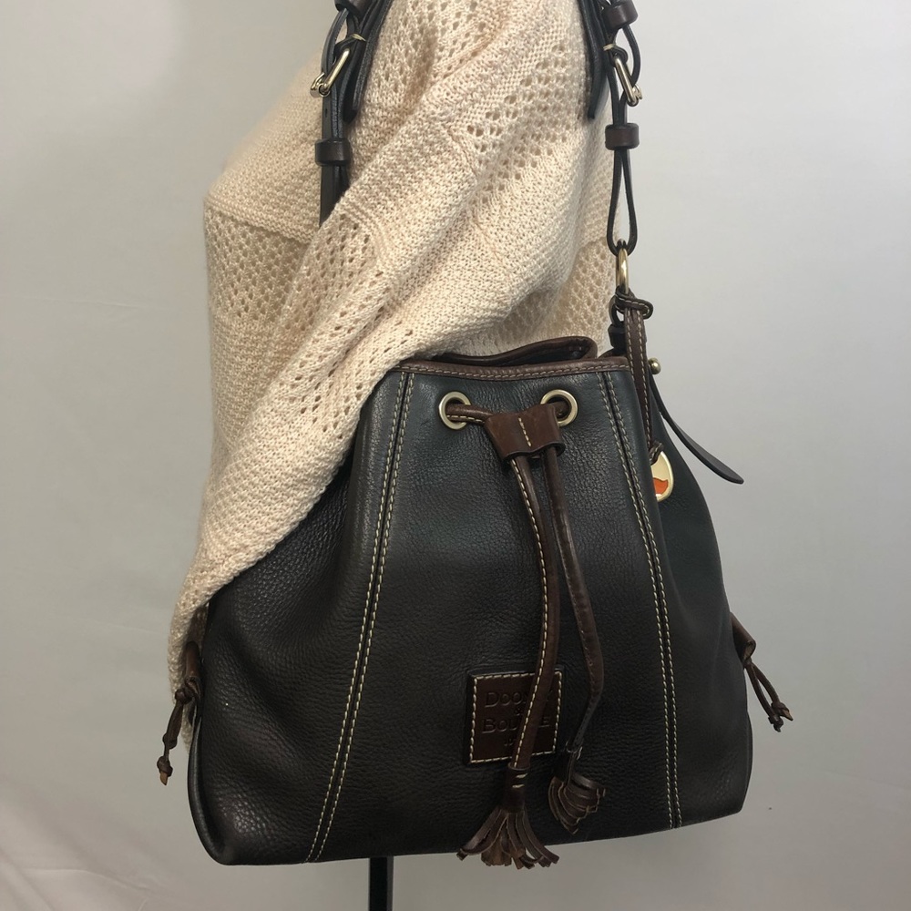 Dooney & Bourke Bucket leather handbag
